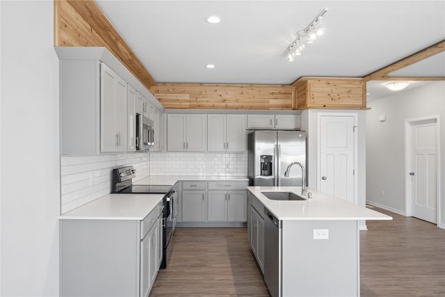 1603 E Franklin Avenue, Indianola, IA 50125