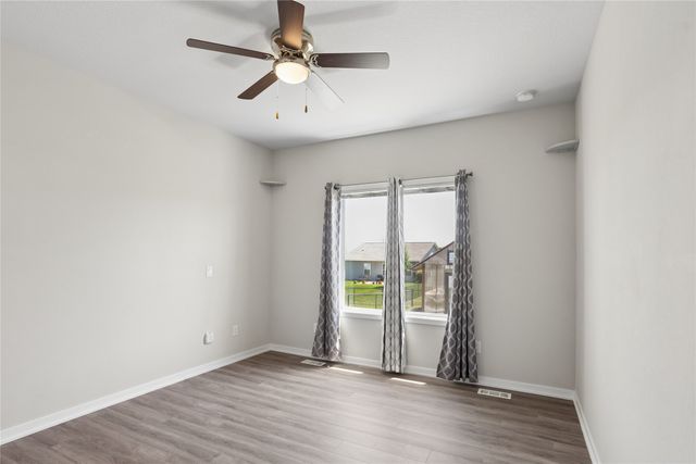 1603 E Franklin Avenue, Indianola, IA 50125