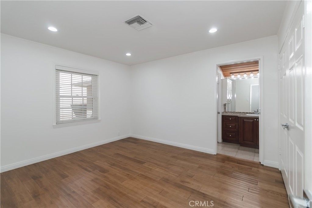 Image 14 of property listing at 6313 Bluebell Avenue, North Hollywood, CA 91606