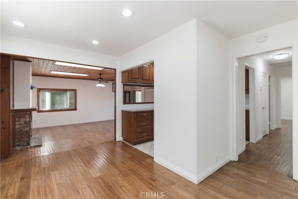 Image 5 of property listing at 6313 Bluebell Avenue, North Hollywood, CA 91606