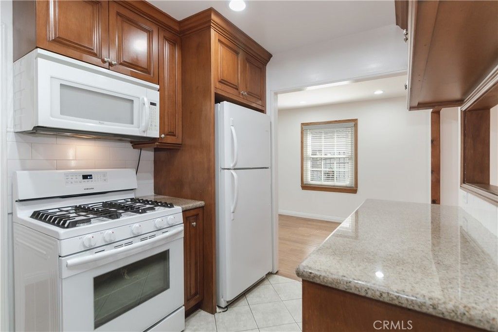 Image 7 of property listing at 6313 Bluebell Avenue, North Hollywood, CA 91606
