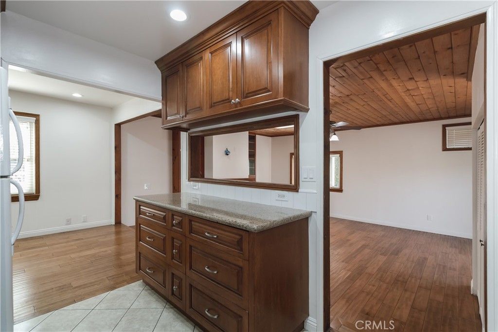 Image 8 of property listing at 6313 Bluebell Avenue, North Hollywood, CA 91606