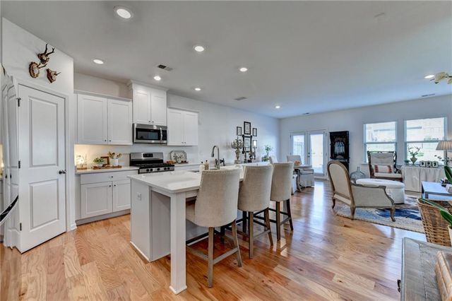 2140 Lanier Harbor Point, Buford, GA 30518
