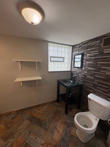 9331 S Evans Avenue, Chicago, IL 60619