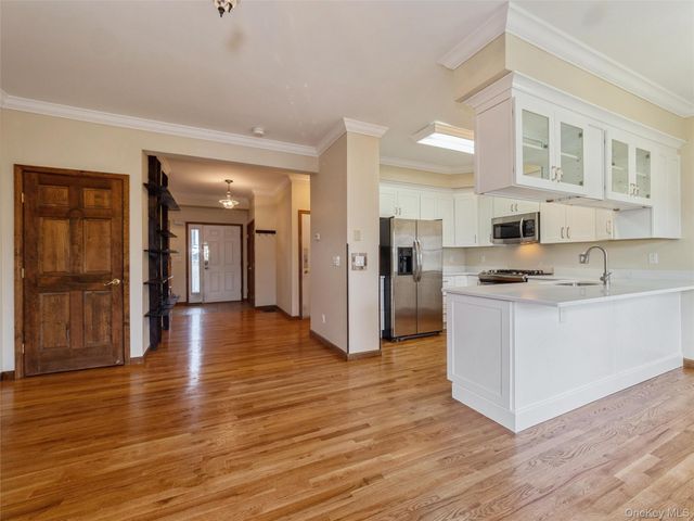 43 Aveonis Court, Fishkill, NY 12524