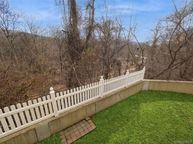 43 Aveonis Court, Fishkill, NY 12524