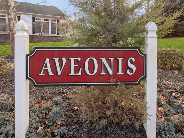 43 Aveonis Court, Fishkill, NY 12524