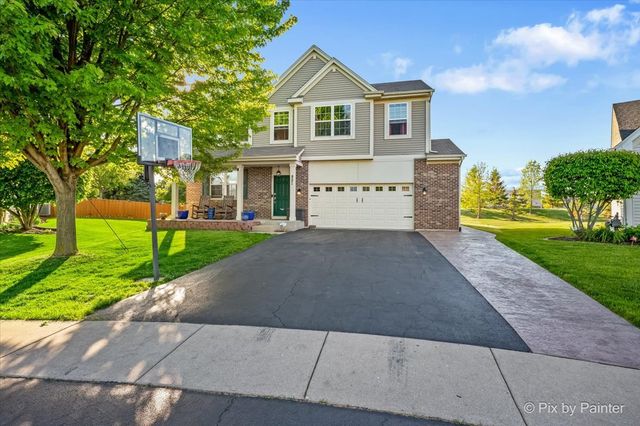 821 Glen Cove Lane, Pingree Grove, IL 60140
