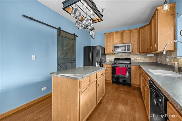 821 Glen Cove Lane, Pingree Grove, IL 60140
