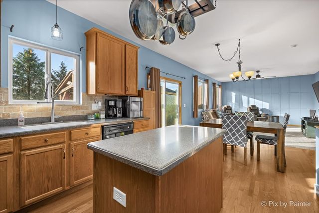 821 Glen Cove Lane, Pingree Grove, IL 60140