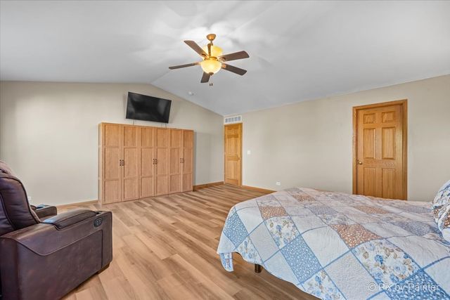 821 Glen Cove Lane, Pingree Grove, IL 60140