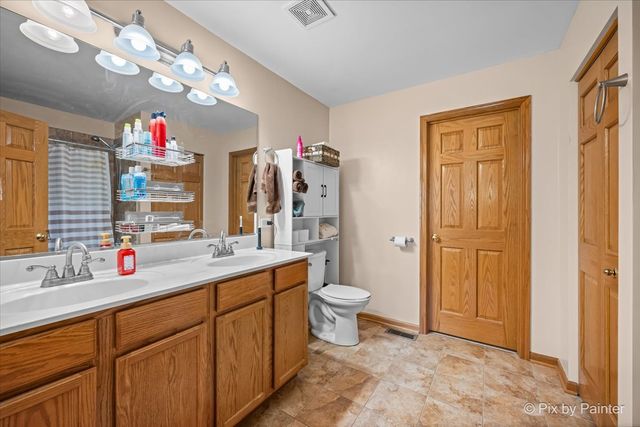 821 Glen Cove Lane, Pingree Grove, IL 60140