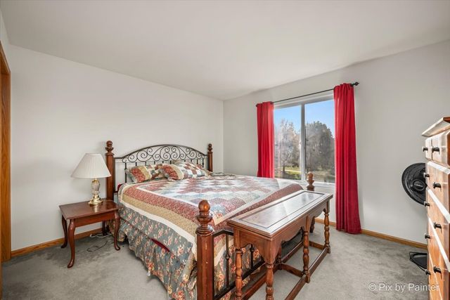 821 Glen Cove Lane, Pingree Grove, IL 60140