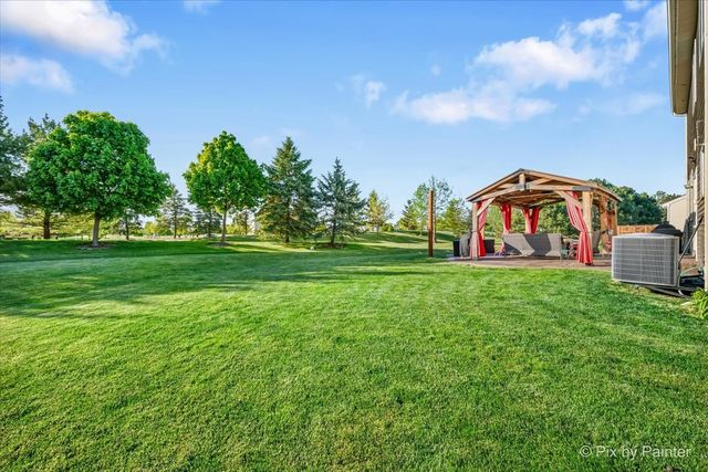 821 Glen Cove Lane, Pingree Grove, IL 60140