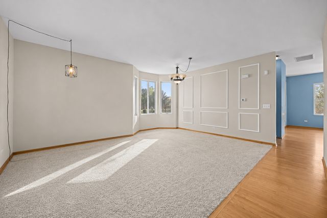 821 Glen Cove Lane, Pingree Grove, IL 60140