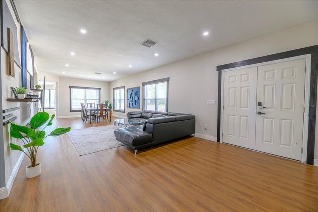 800 S KEENE ROAD, Clearwater, FL 33756