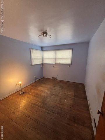 1699 S Deacon Street, Detroit, MI 48217