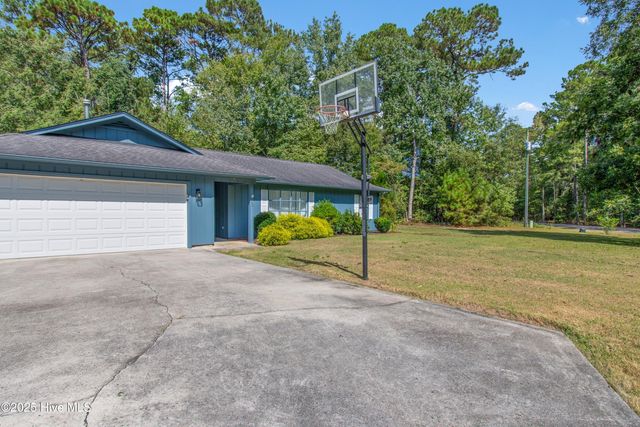 580 Boundaryline Drive NW, Calabash, NC 28467