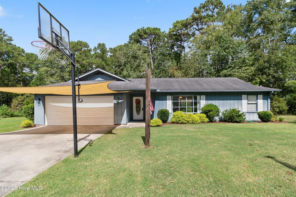 580 Boundaryline Drive NW, Calabash, NC 28467