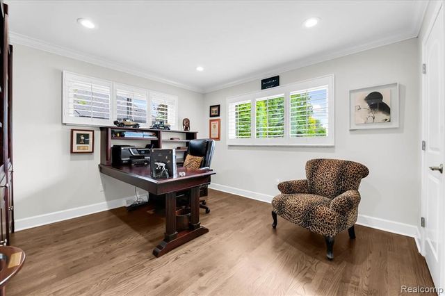 3816 W Maple Road, Bloomfield Hills, MI 48301