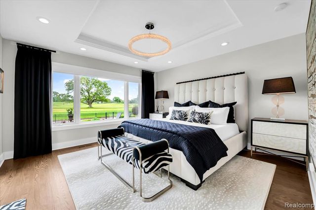 3816 W Maple Road, Bloomfield Hills, MI 48301