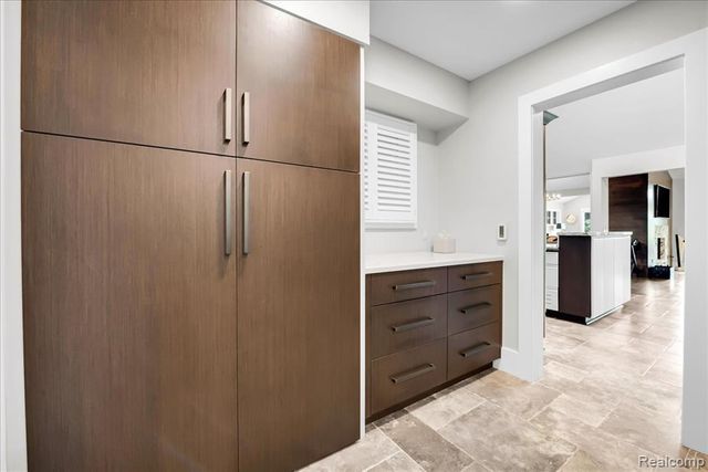 3816 W Maple Road, Bloomfield Hills, MI 48301