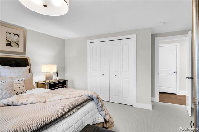 3816 W Maple Road, Bloomfield Hills, MI 48301