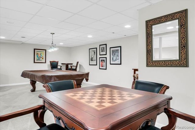 3816 W Maple Road, Bloomfield Hills, MI 48301