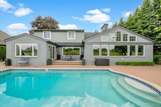 3816 W Maple Road, Bloomfield Hills, MI 48301
