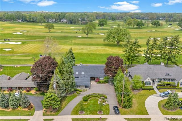 3816 W Maple Road, Bloomfield Hills, MI 48301