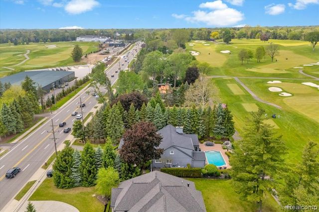 3816 W Maple Road, Bloomfield Hills, MI 48301