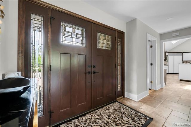 3816 W Maple Road, Bloomfield Hills, MI 48301