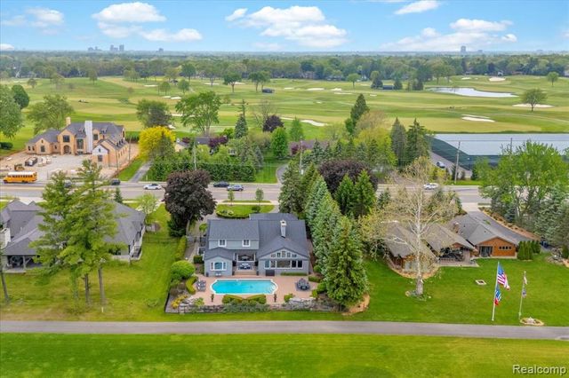 3816 W Maple Road, Bloomfield Hills, MI 48301
