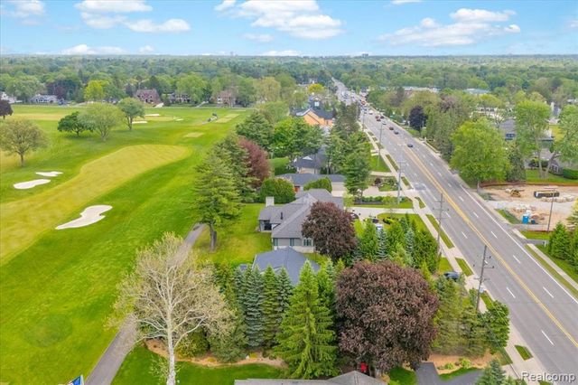 3816 W Maple Road, Bloomfield Hills, MI 48301