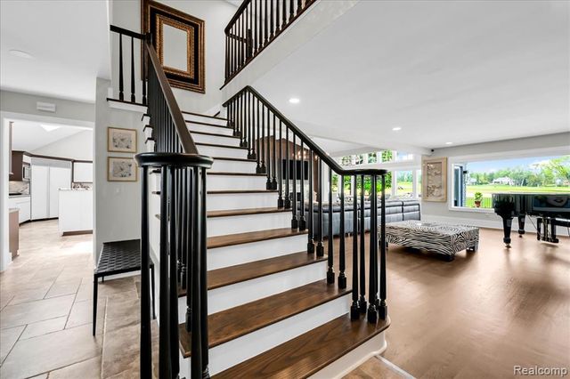 3816 W Maple Road, Bloomfield Hills, MI 48301