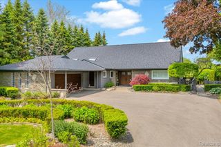 3816 W Maple Road, Bloomfield Hills, MI 48301