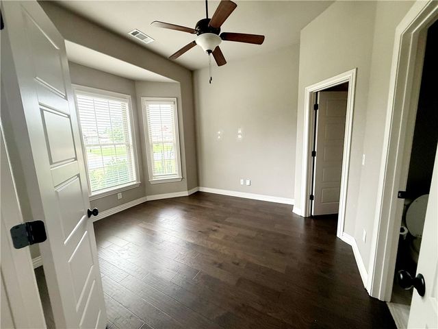 3200 Satinwood Avenue, Bentonville, AR 72713