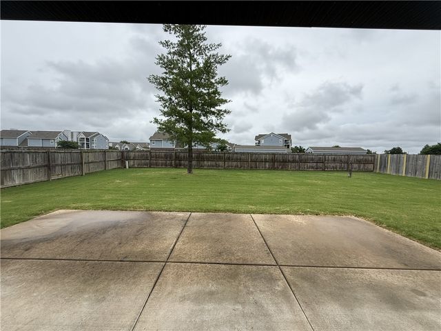 3200 Satinwood Avenue, Bentonville, AR 72713