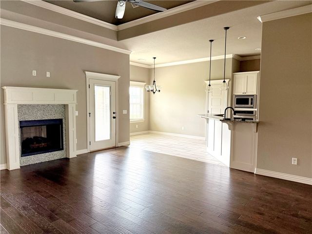 3200 Satinwood Avenue, Bentonville, AR 72713