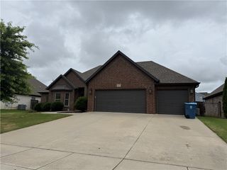 3200 Satinwood Avenue, Bentonville, AR 72713
