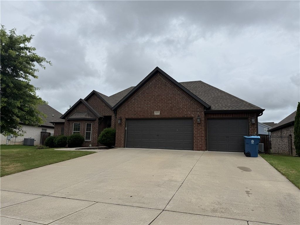 3200 Satinwood Avenue, Bentonville, AR 72713