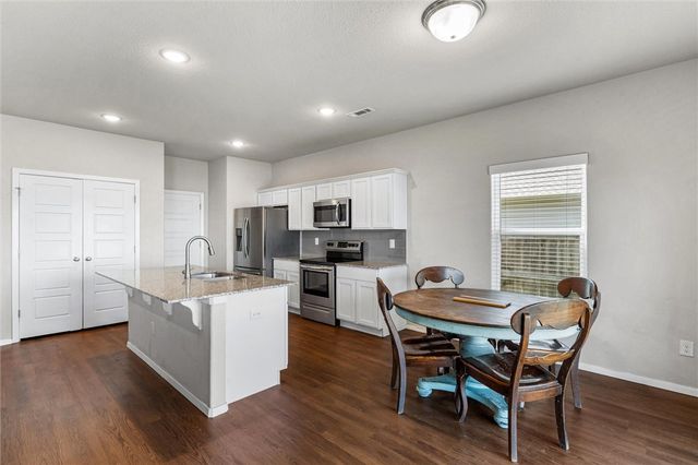 635 Woodcreek Loop, Lowell, AR 72745