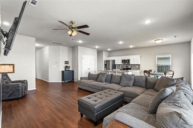 635 Woodcreek Loop, Lowell, AR 72745