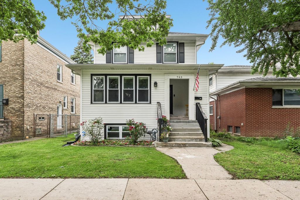 743 S Lombard Avenue, Oak Park, IL 60304