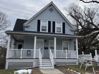 99 Clover St, Worcester, MA 01603