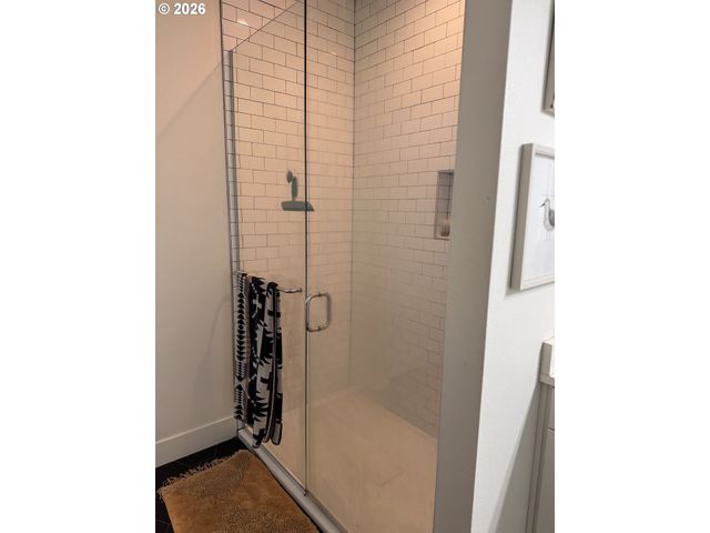 2893 4TH St, Hubbard, OR 97032