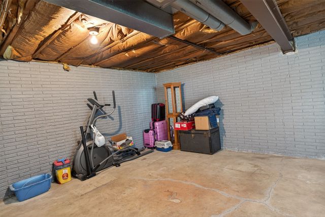 509 N N Street, Indianola, IA 50125