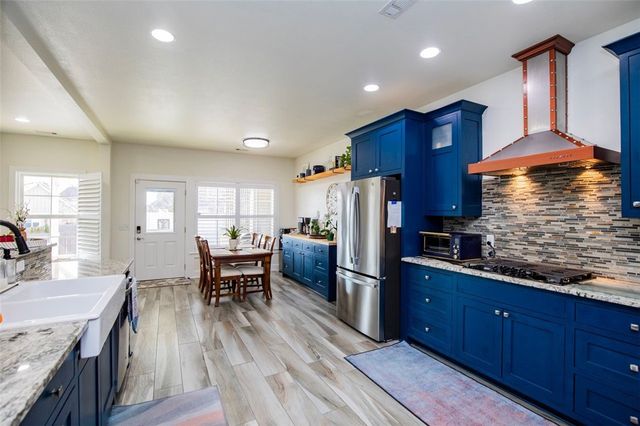 805 Hampstead Heath, Cave Springs, AR 72718