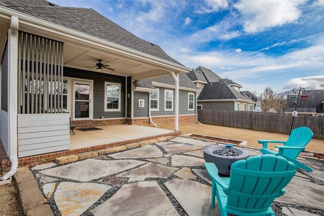 805 Hampstead Heath, Cave Springs, AR 72718