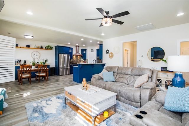 805 Hampstead Heath, Cave Springs, AR 72718